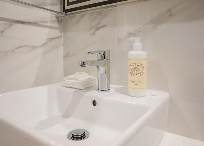 Cocoon Almada بورتو